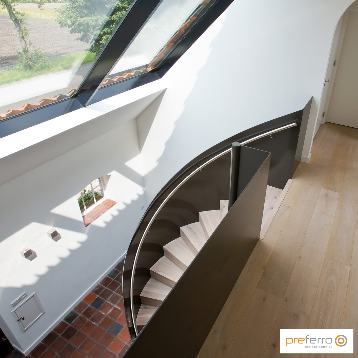 Spiltrap met balustrade