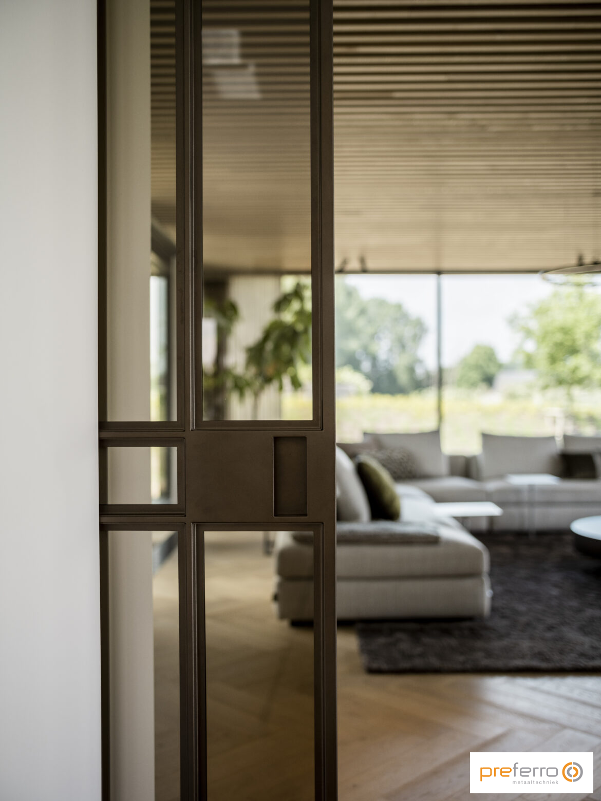 Stalen schuifdeur hotel chic