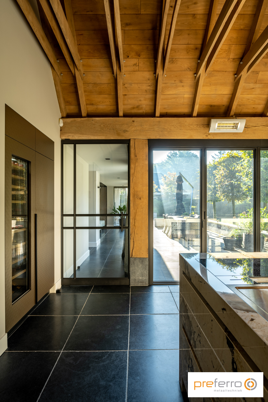 Woonboerderij villa buitenpui taatsdeur
